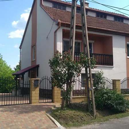 Riavia Noszvaj Maison d'hôtes *